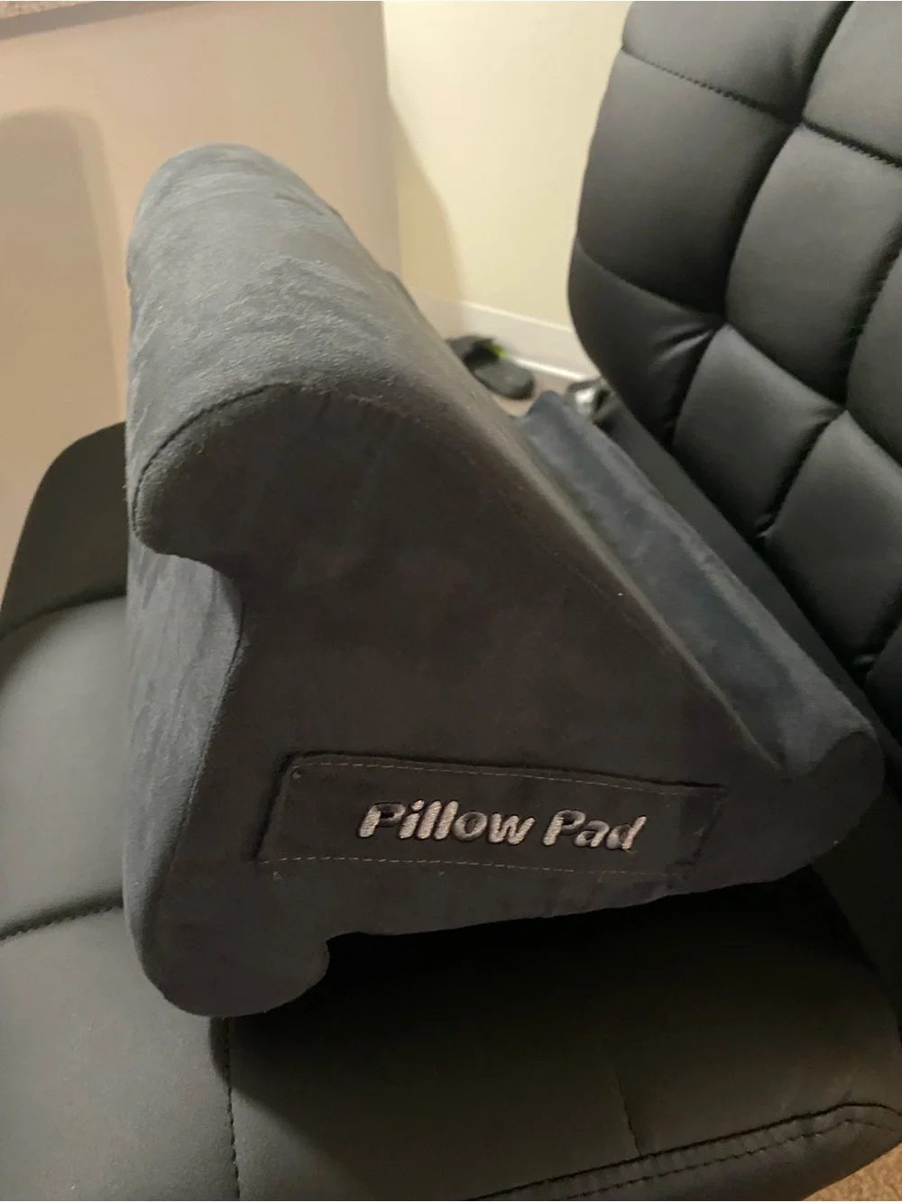 Ergonomic Wedge Pillow - Black